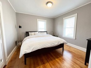 34 Rich St, Unit 1 in Waltham, MA - Building Photo - Building Photo