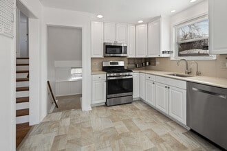 41 Hackberry Ln in Glenview, IL - Building Photo - Building Photo