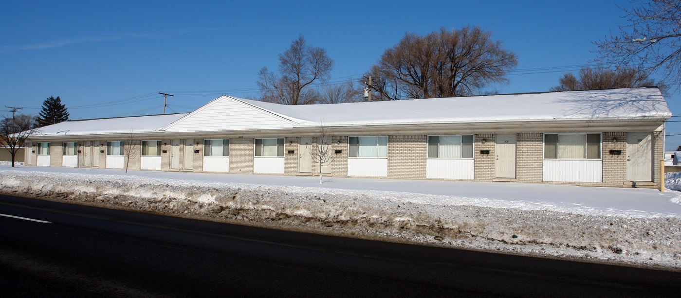 Korvette Apartments in Roseville, MI - Foto de edificio