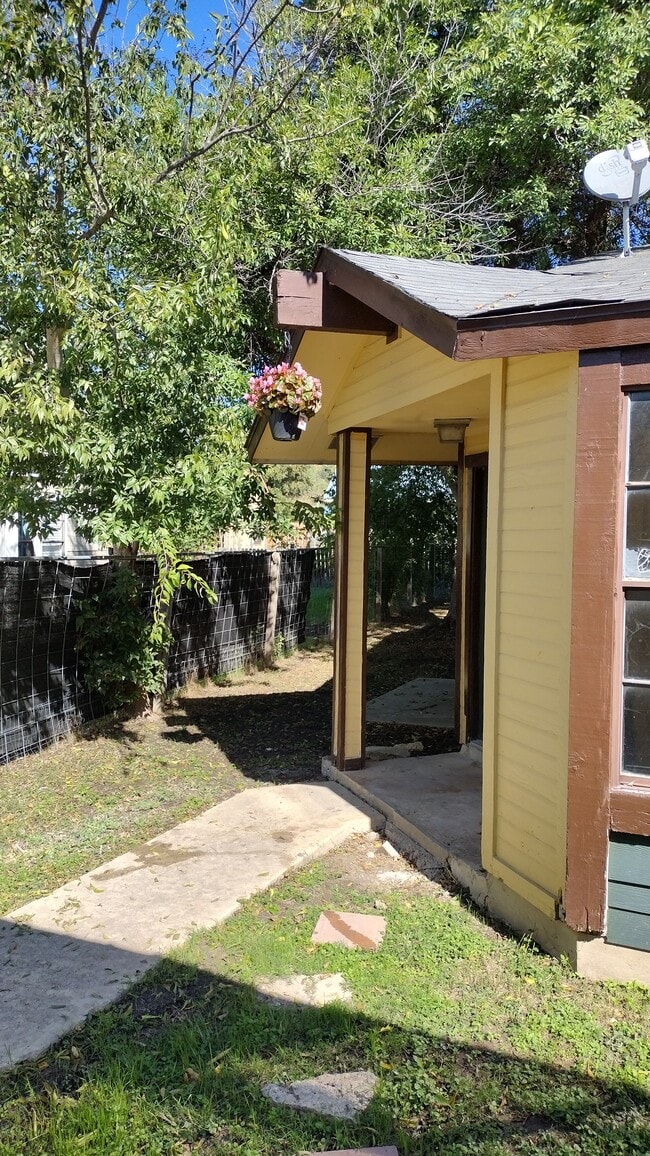 6927 Belforest in San Antonio, TX - Building Photo - Building Photo