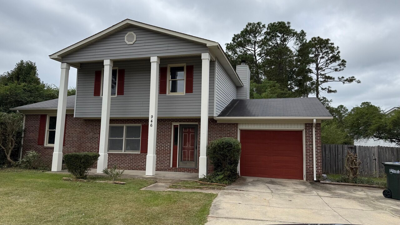 946 Rim Rd in Fayetteville, NC - Building Photo