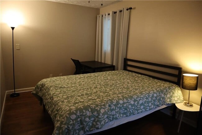 property at 3033 Empire Blvd SW