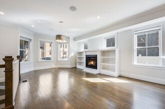 8 Enterprise St in Boston, MA - Building Photo - Building Photo