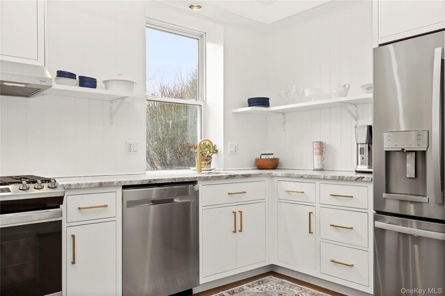 16 Bedford Rd in Katonah, NY - Building Photo - Building Photo