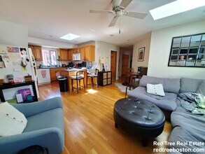 24 Burnham St, Unit 3 in Somerville, MA - Building Photo - Building Photo