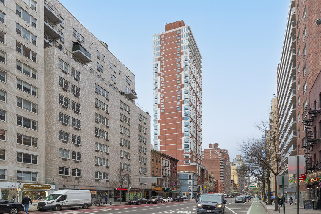 The Impala in New York, NY - Foto de edificio