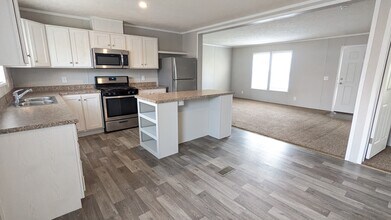 153 Beech in Highland, MI - Building Photo - Building Photo