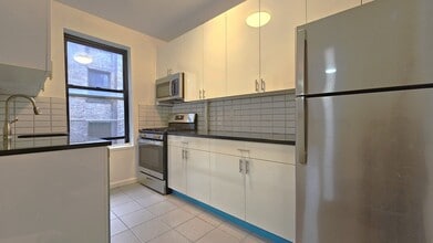 536 Fort Washington Ave in New York, NY - Building Photo - Building Photo