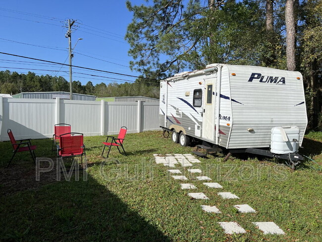 738 Carondelay Dr in Pensacola, FL - Building Photo - Building Photo