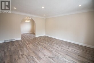 510 Queen Victoria Dr in Hamilton, ON - Building Photo - Building Photo