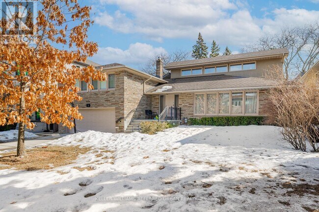 7 Stormont Ave in Toronto, ON - Building Photo - Building Photo