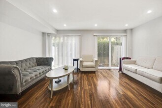 160 G St SW in Washington, DC - Building Photo - Building Photo