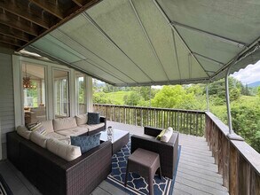 111 Kestrel Ct in Manchester, VT - Building Photo - Building Photo