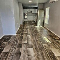 2826 Alaska Ave in Dallas, TX - Building Photo