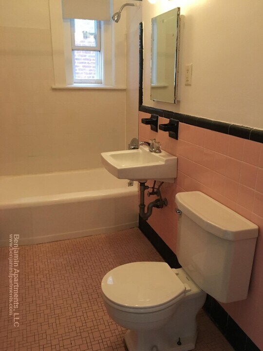 1489 Beacon St, Unit 5 in Brookline, MA - Building Photo