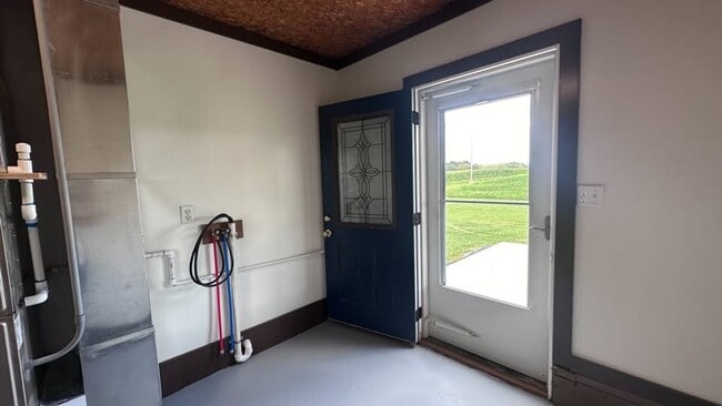 8244 Liberty Tree Rd in Iuka, IL - Building Photo - Building Photo