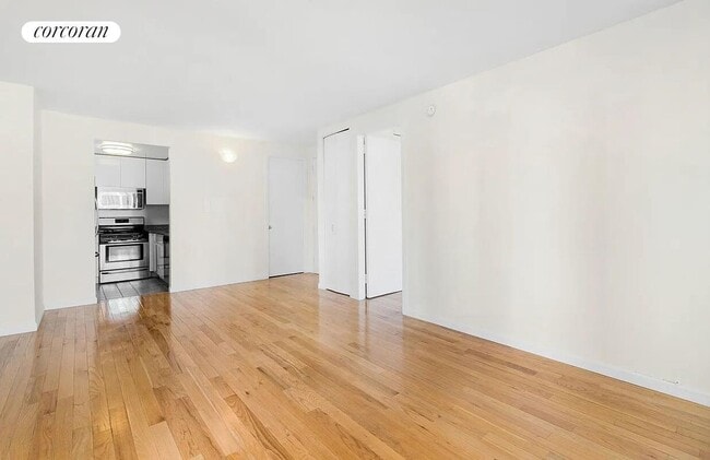 232-236 E 47th St in New York, NY - Building Photo - Building Photo