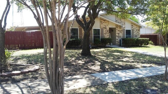 property at 1900 Apple Valley Rd