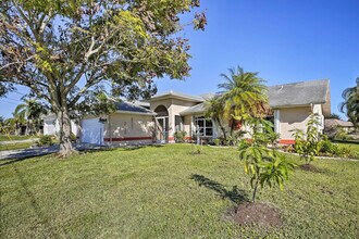421 SE 4th Pl in Cape Coral, FL - Building Photo - Building Photo