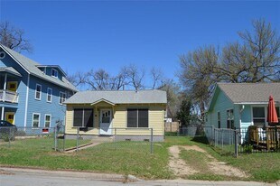 2616 E 3rd St in Austin, TX - Building Photo