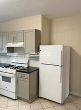 51 Parker St, Unit 3 in Watertown, MA - Building Photo - Building Photo