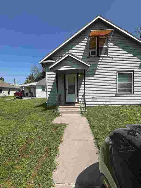 5628 Logan Ave in Lincoln, NE - Foto de edificio