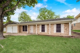 1812 Ravenswood Dr N in Bedford, TX - Building Photo - Building Photo