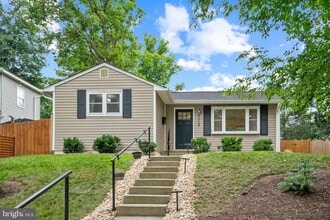 4008 Lawrence Ave in Kensington, MD - Building Photo - Building Photo