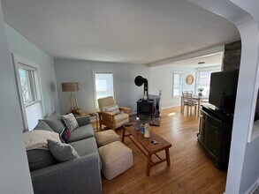 13 Hope Ct in South Kingstown, RI - Building Photo - Building Photo
