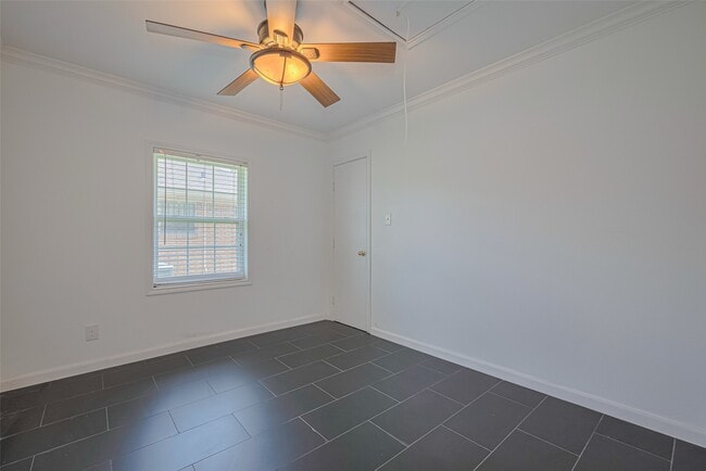 property at 3042 Oak Forest Dr