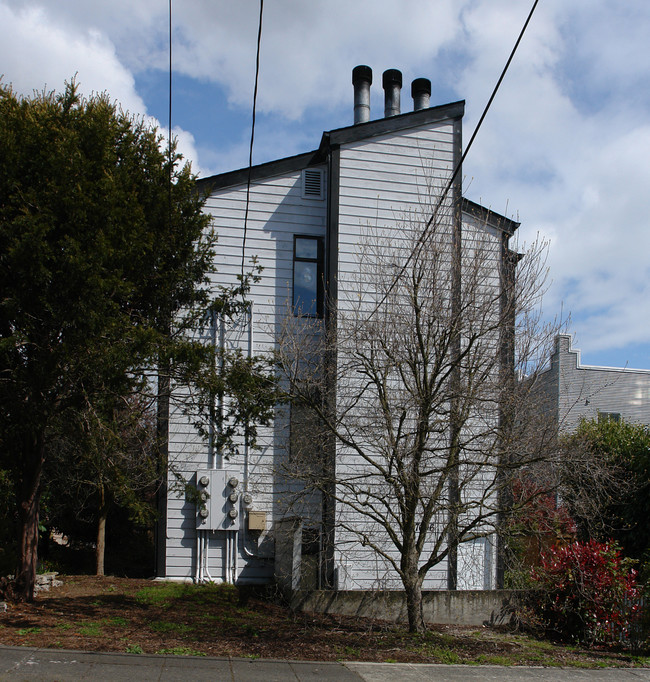 7006 Alonzo Ave NW in Seattle, WA - Foto de edificio - Building Photo