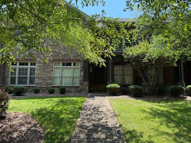 Oxley Manor Townhome in Auburn, AL - Building Photo - Building Photo