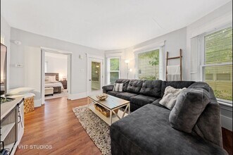 219 Center St, Unit 1 in Naperville, IL - Building Photo - Building Photo