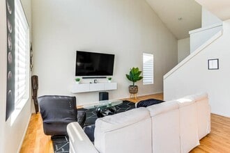 5546 Lisbon St in Denver, CO - Foto de edificio - Building Photo