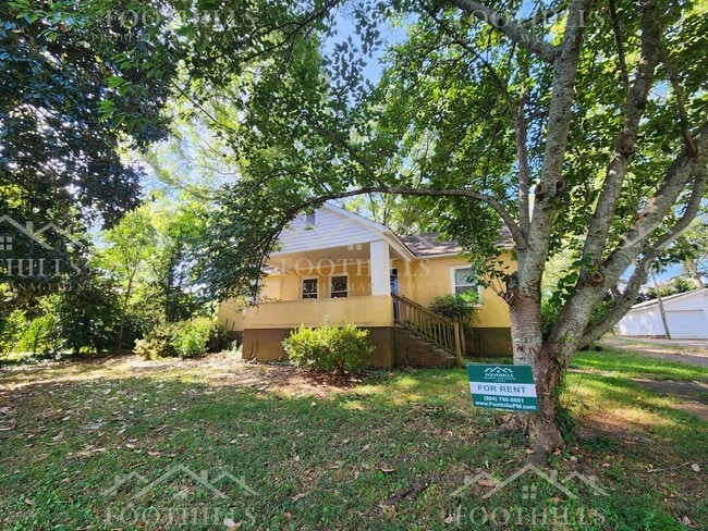 property at 516 E Main St
