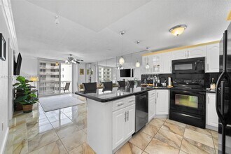 401 Ocean Dr in Miami Beach, FL - Building Photo - Building Photo