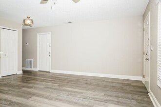 1616 27th Ave E in Bradenton, FL - Building Photo - Building Photo