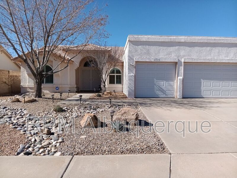 2115 Corte De Chamisa NW in Albuquerque, NM - Building Photo