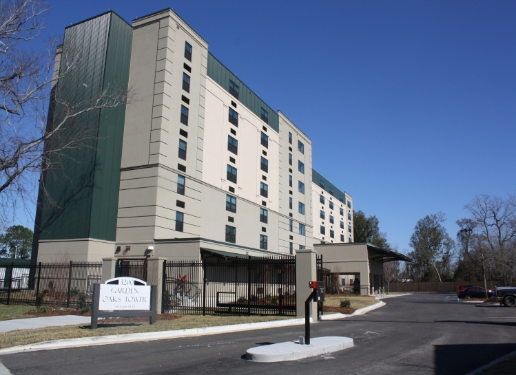 Garden Oaks Tower in New Orleans, LA - Building Photo