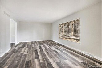 8345 E Hinsdale Ave in Centennial, CO - Building Photo - Building Photo