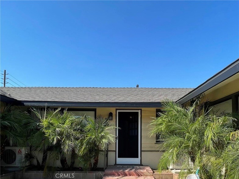 1918 N Ontario St, Unit 520C in Burbank, CA - Building Photo