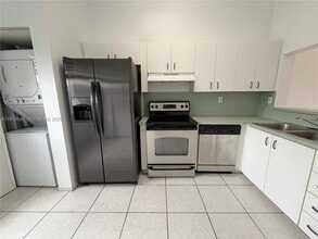 6445 SW 130th Pl in Miami, FL - Building Photo - Building Photo