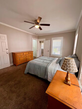 2077 Cascade Rd SW in Atlanta, GA - Foto de edificio - Building Photo