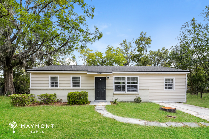 5715 Green Forest Dr in Jacksonville, FL - Building Photo