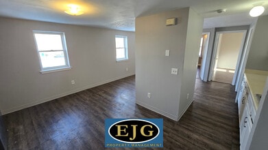 26 Ledge St in Nashua, NH - Foto de edificio - Building Photo