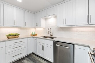 4600 Ocean Dr in Corpus Christi, TX - Building Photo - Building Photo