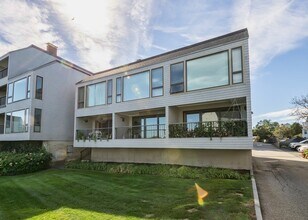 31 Constitution Way in Marblehead, MA - Building Photo - Building Photo