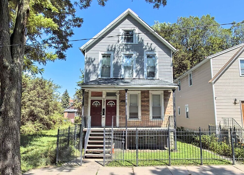 7927 S Parnell Ave in Chicago, IL - Building Photo