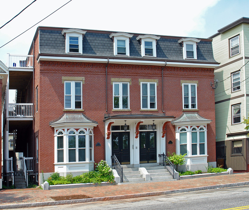 227-229 Cumberland Ave in Portland, ME - Building Photo