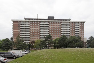 Bayview Towers in Toronto, ON - Building Photo - Building Photo